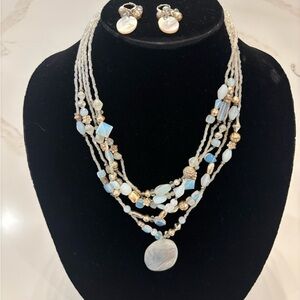 Vtg Mother of Pearl & Silvertone Flower Beaded Necklace & Earrings Set